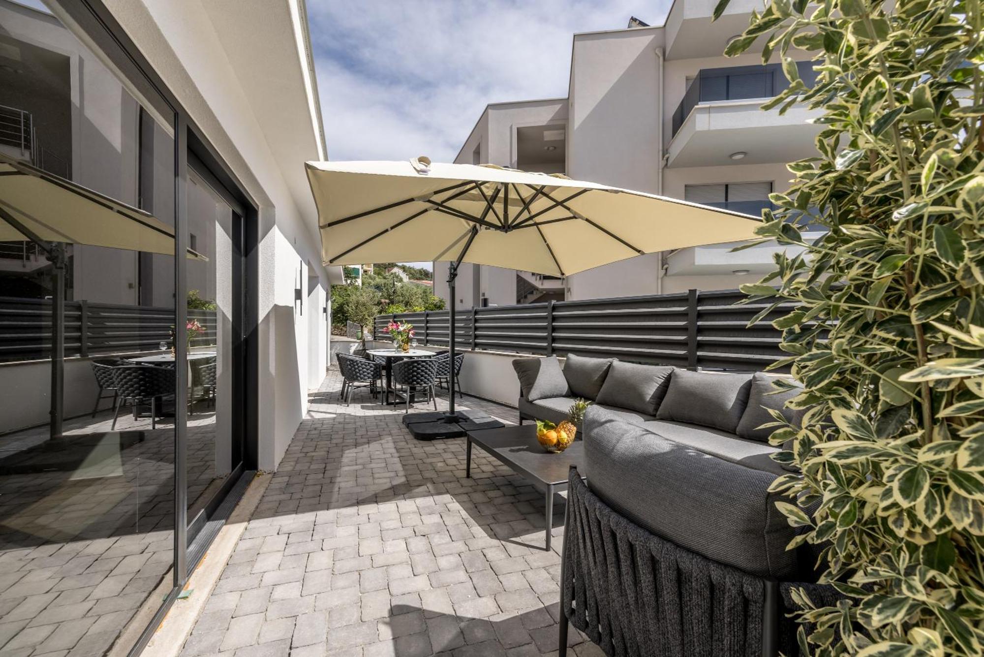 Apartment Sara Trogir Eksteriør bilde